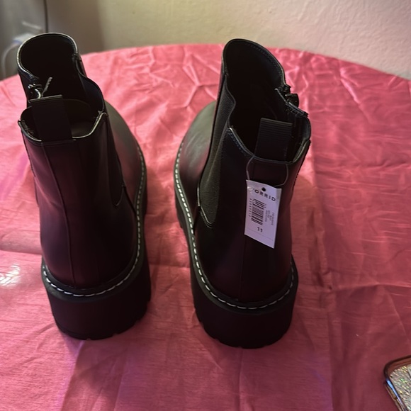 Chelsea boot - Picture 2 of 3